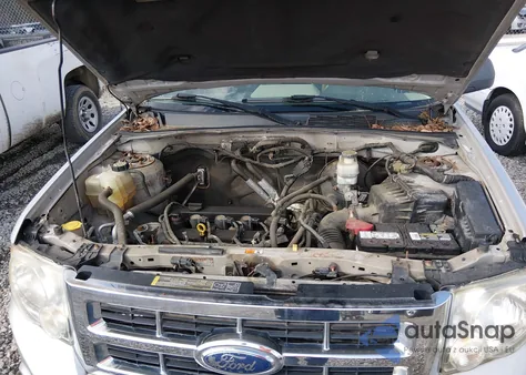 2009 Ford Escape Xlt from USA, damaged, VIN 1FMCU03719KC85850